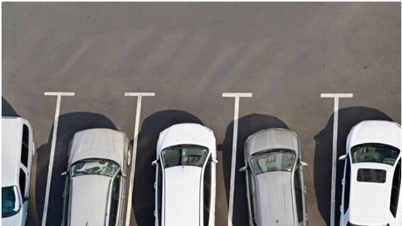 Abu Dhabi announces change in free parking and toll days Abu Dhabi announces change in free parking and toll days