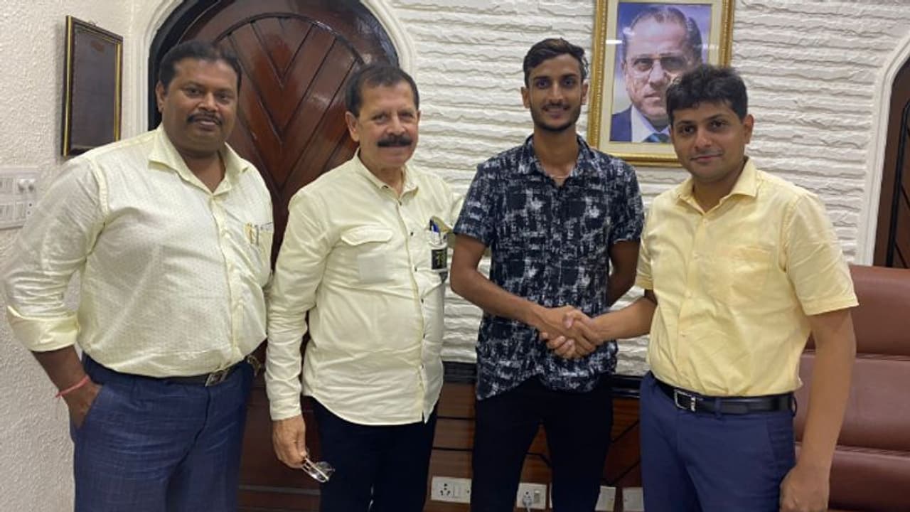 Bengal cricketer Shahbaz Ahmed confident to perform well if get chance in playing 11 of team India spb Bengal cricketer Shahbaz Ahmed confident to perform well if get chance in playing 11 of team India spb