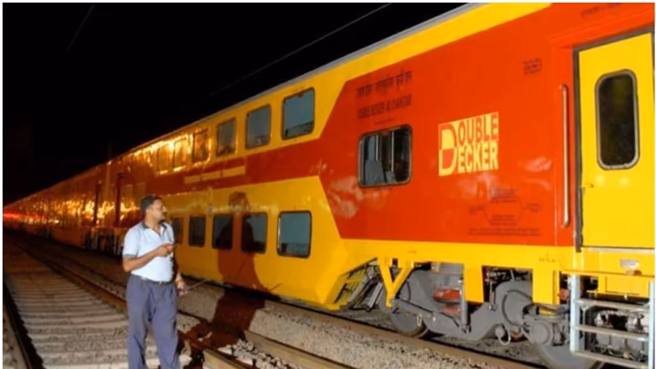 double decker train double decker train