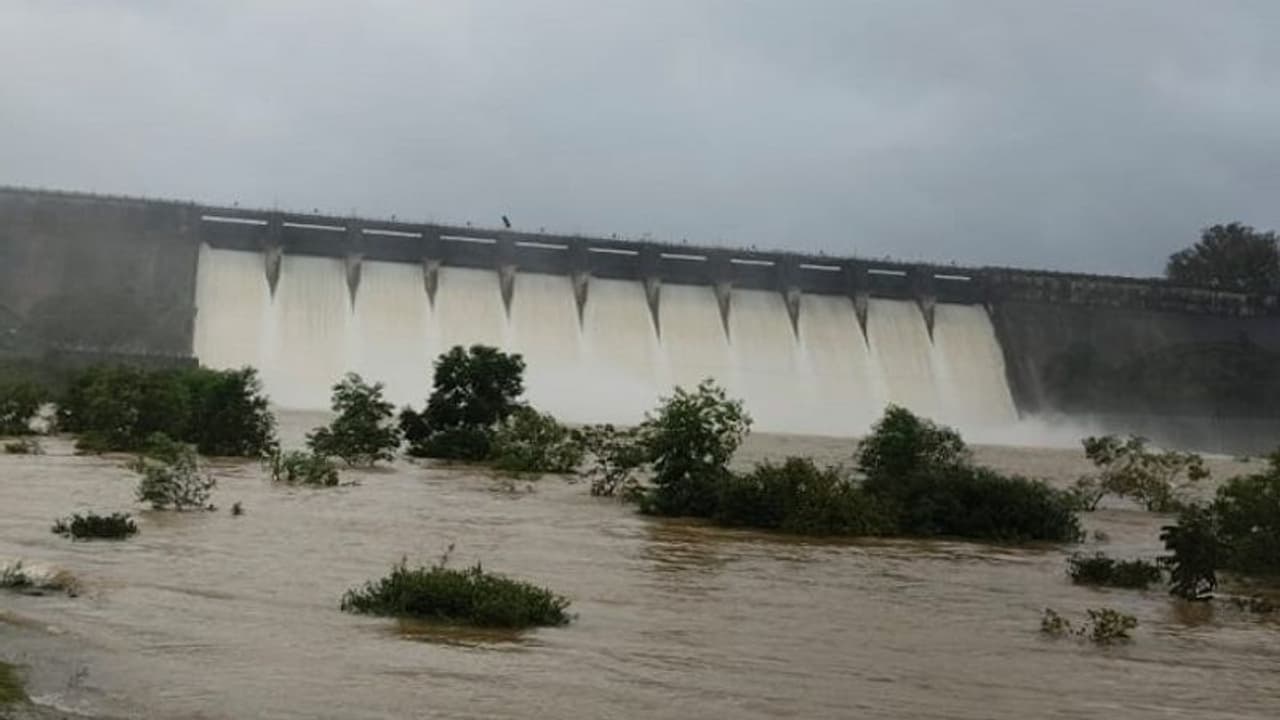 Linganamakki dam Linganamakki dam