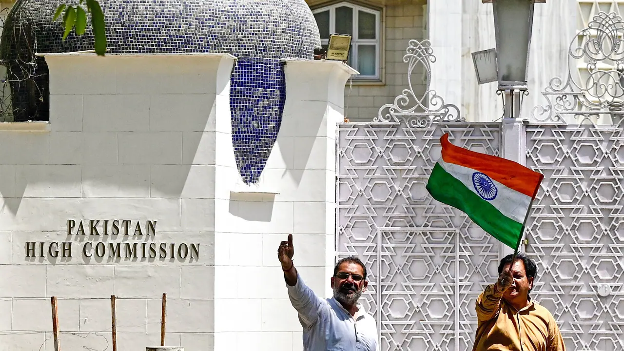 People protest against Pahalgam terror attack near Pakistan High Commission