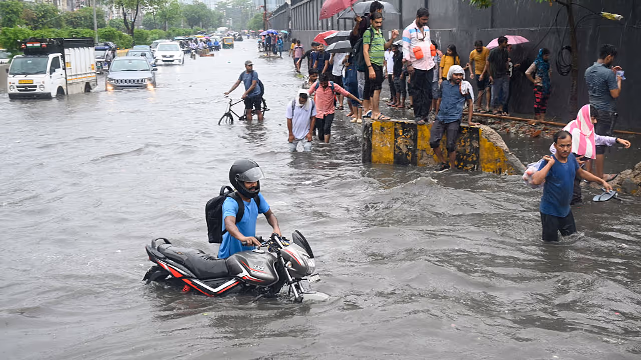Heavy Rain Lashes Delhi
