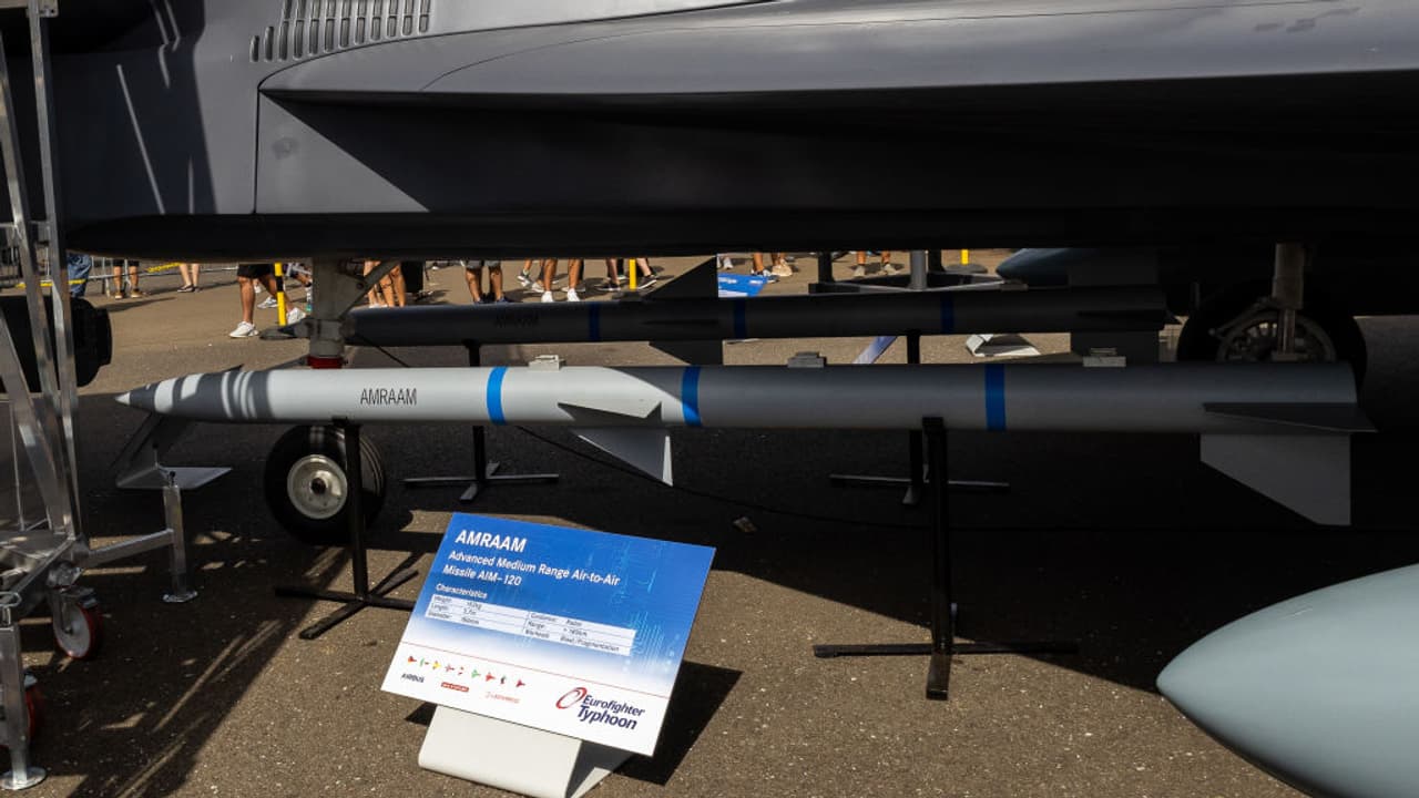 AMRAAM medium range Air to Airmissle AIM 120 