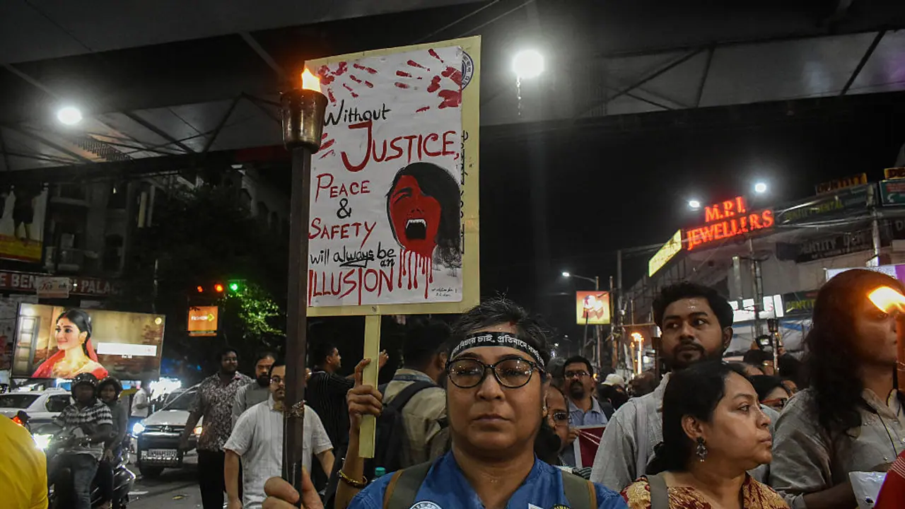 Citizens protest against rape in Kolkata