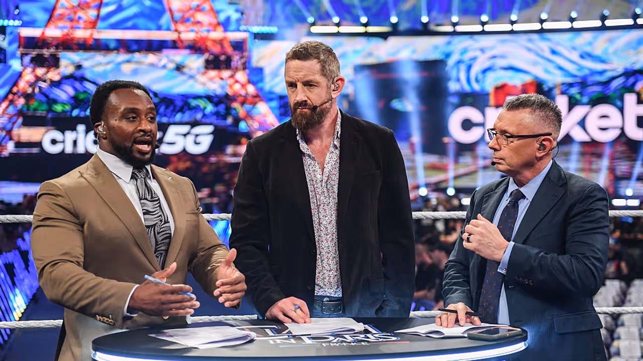Wade Barrett, Michael Cole, Big E