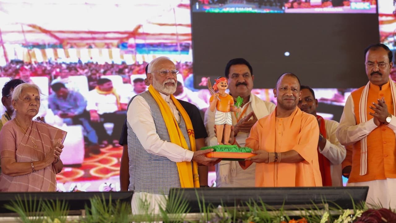 Narendra Modis first visit to Varanasi after third term win releases Rs 20000 crore for 9 26 crore farmers bsm