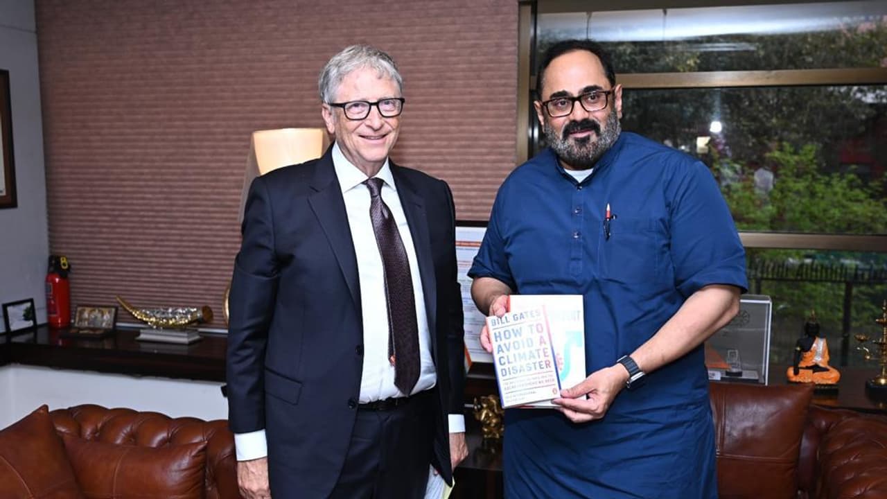 Bill Gates with MoS Rajeev Chandrasekhar Bill Gates with MoS Rajeev Chandrasekhar