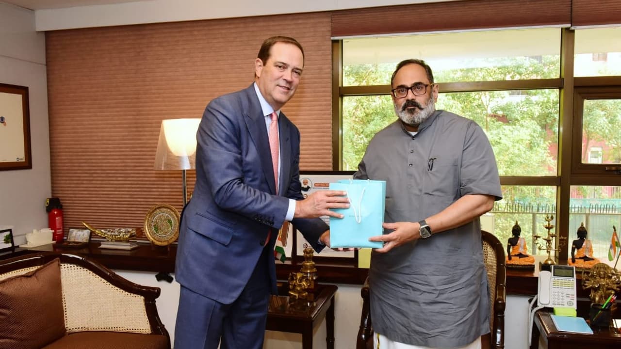 RAJEEV CHANDRASEKHAR RAJEEV CHANDRASEKHAR