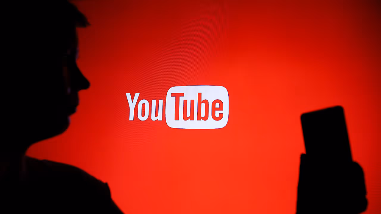 Pakistan BANS 27 YouTube channels of journalists politician for criticizing army