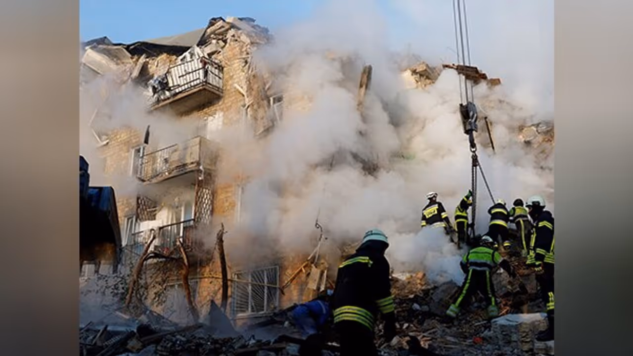 Russia Launches Long Range Strikes on Ukrainian Military Targets