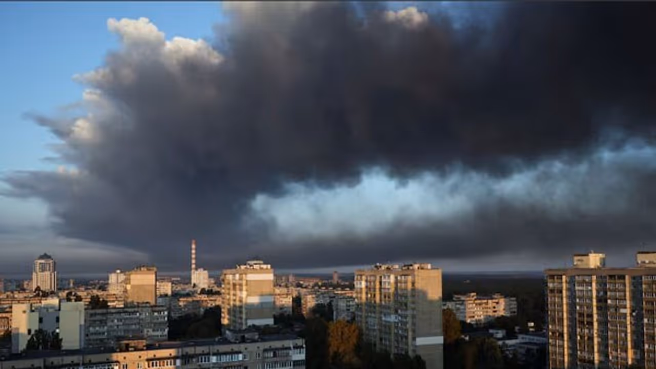 Russia Launches Largest Aerial Assault on Ukraine Government Building