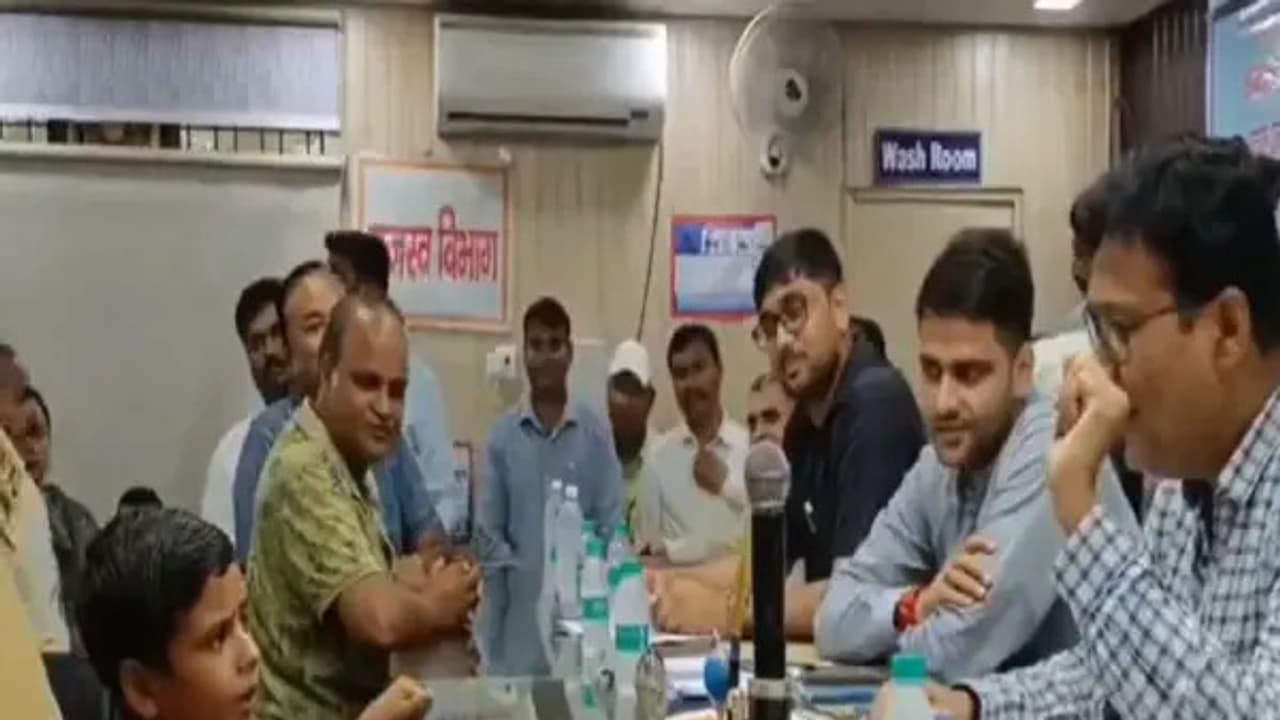 13 Year Old Boy Inspires All With Bold Reply to UP District Magistrate 13 Year Old Boy Inspires All With Bold Reply to UP District Magistrate