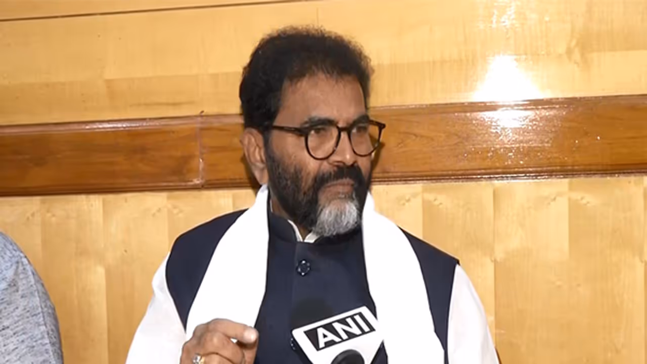 BJP leader Chalavadi Narayanswamy (File Photo/ANI) BJP leader Chalavadi Narayanswamy (File Photo/ANI)