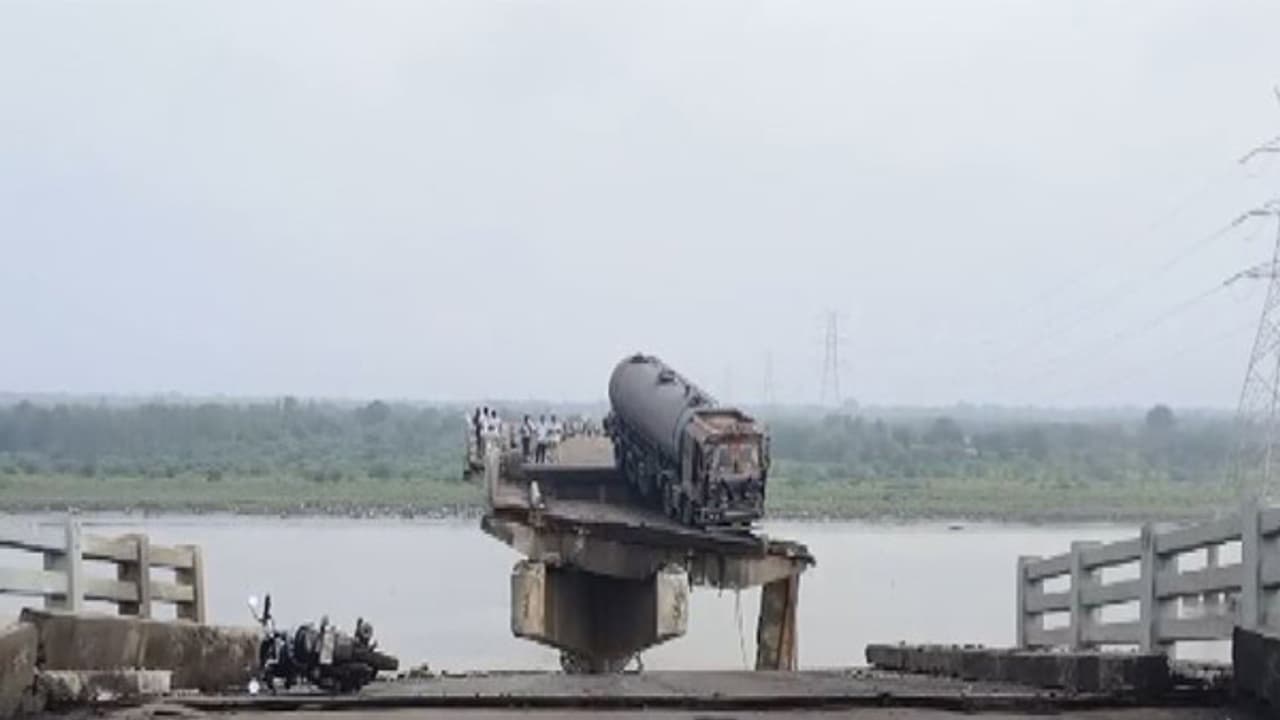 Gambhira bridge collapses in Padra (Photo/ANI)
