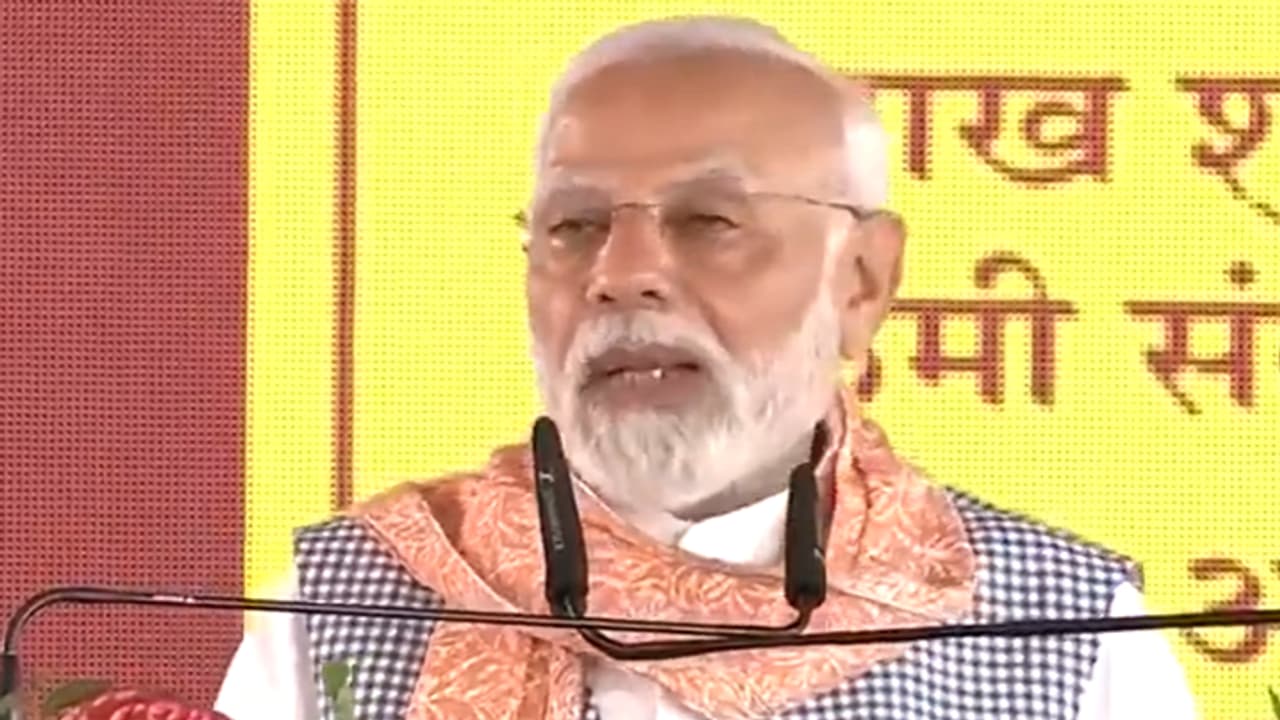 PM Modi in GKP