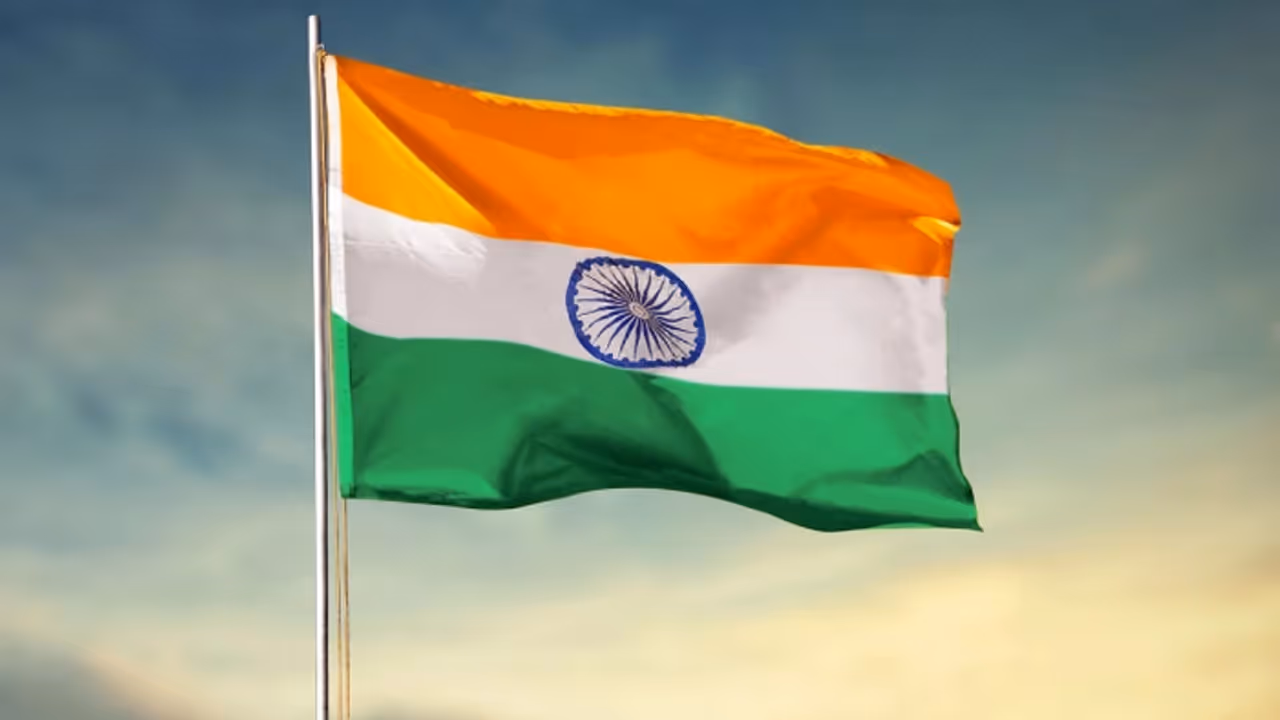 Independence Day 2024 Tricolor Illuminates India from Kashmir to Kanyakumari Independence Day 2024 Tricolor Illuminates India from Kashmir to Kanyakumari