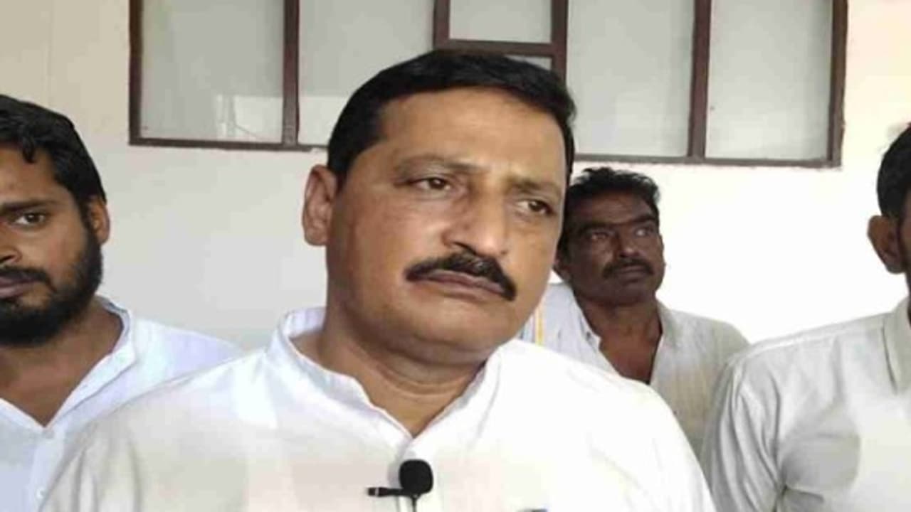 maman Khan 0 maman Khan 0