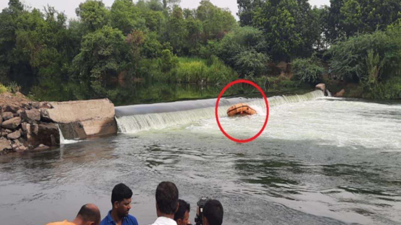 Akole Pravara river boat accident