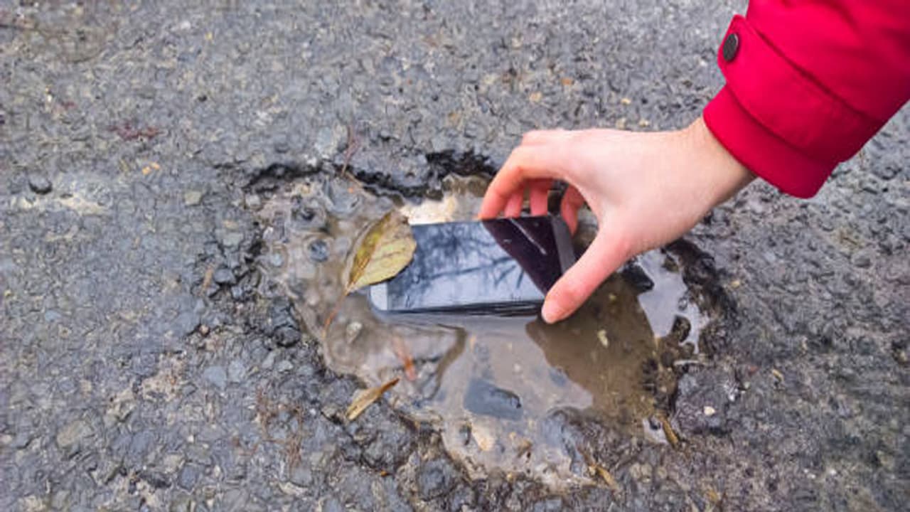 mobile falls in water