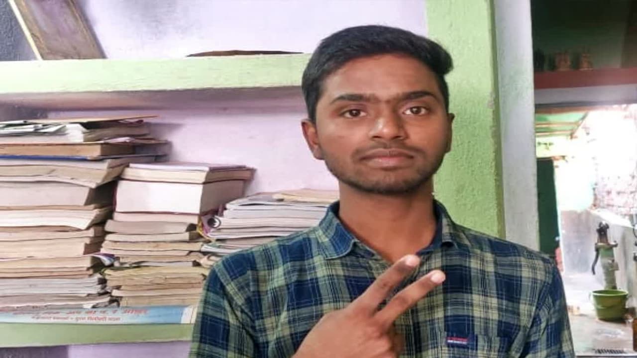Bihar Board 12th Science Topper Shubham Chourasia