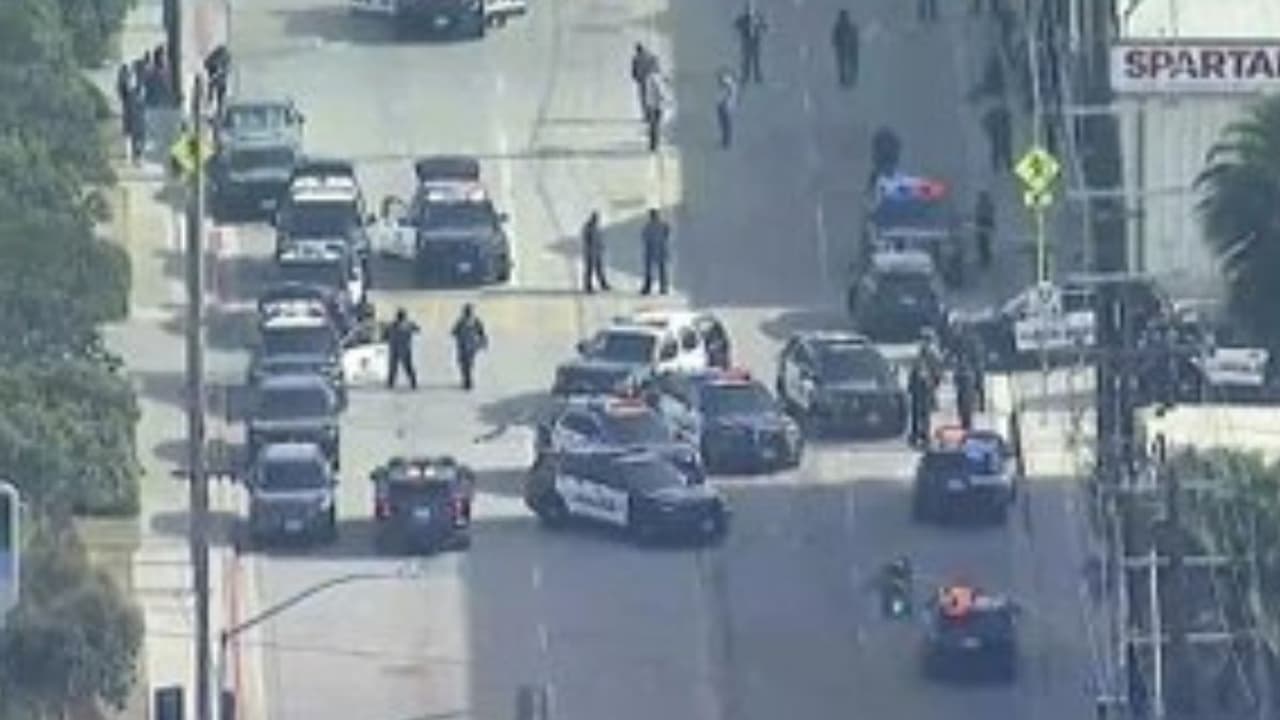 Los Angeles के कॉलेज में हुई फायरिंग Los Angeles के कॉलेज में हुई फायरिंग