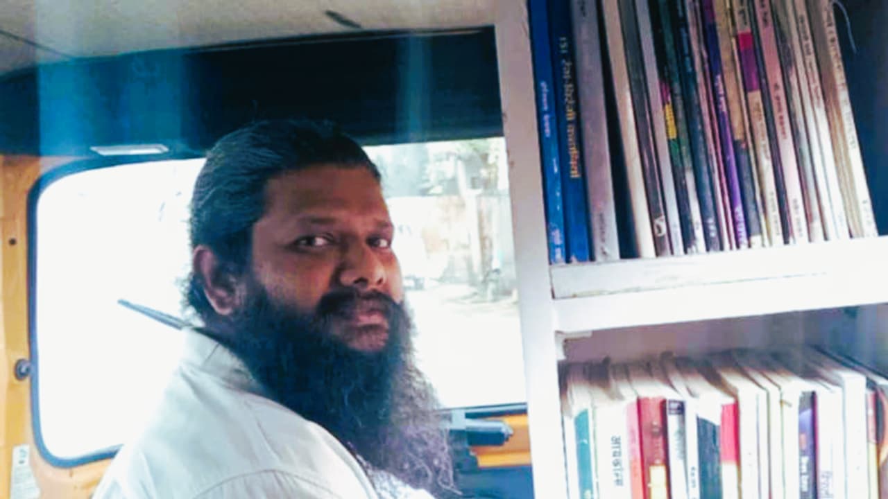 Mobile Library in Auto