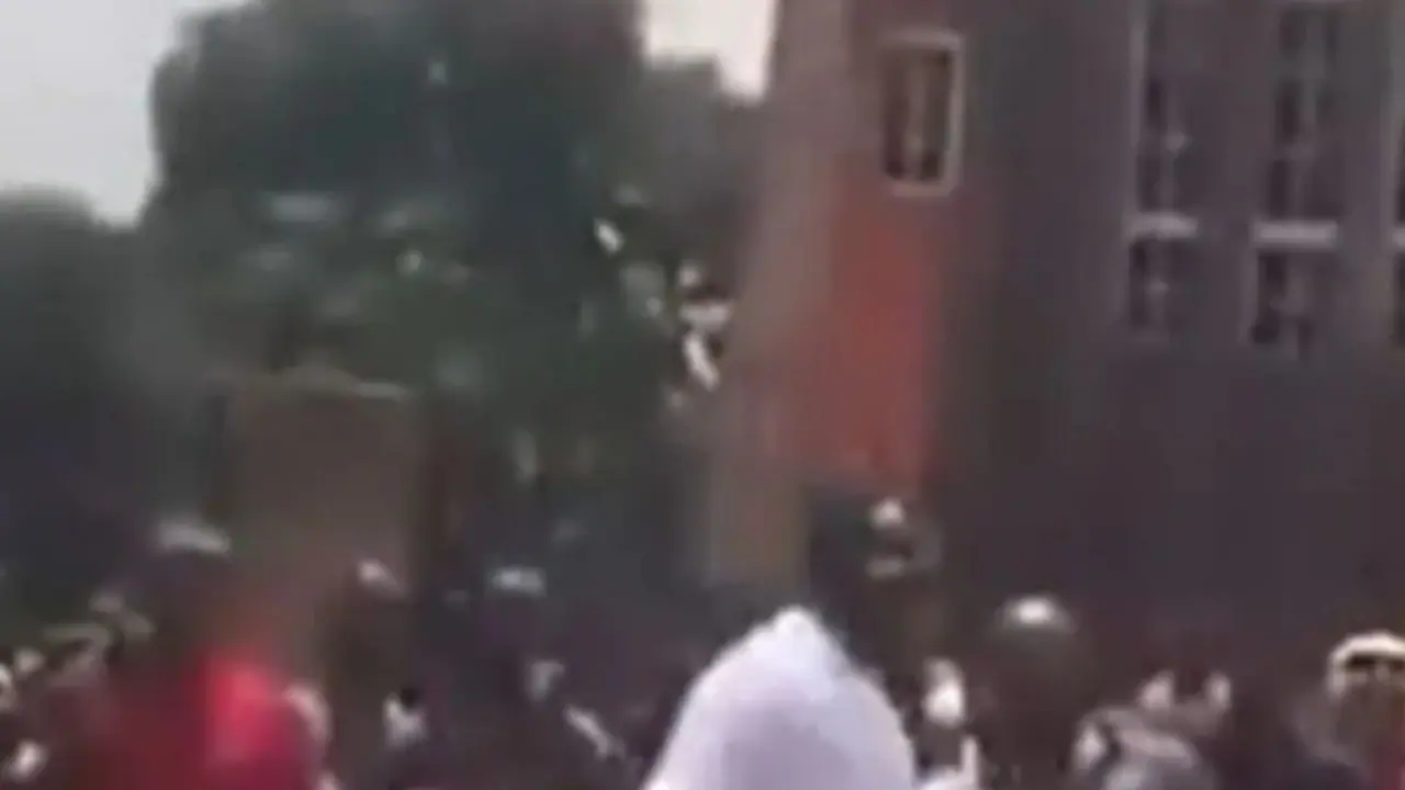 mob killed 16 people