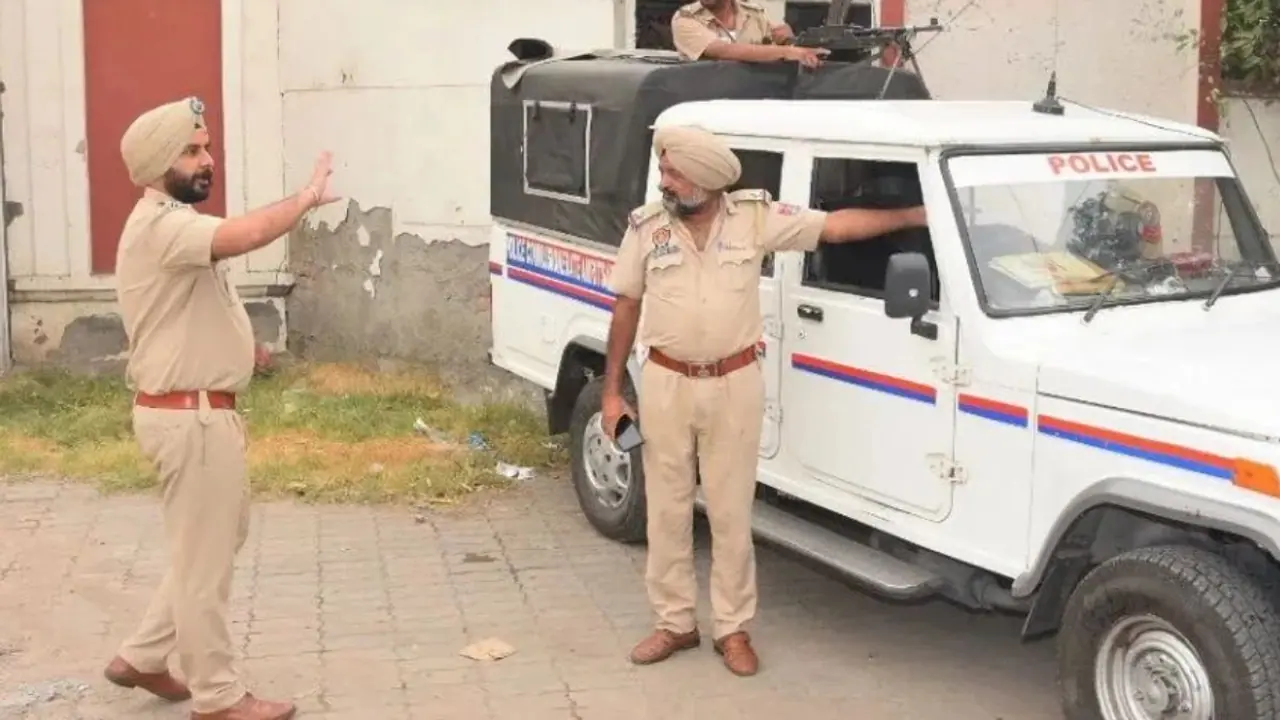 अमृतसर में दो युवक गिरफ्तार