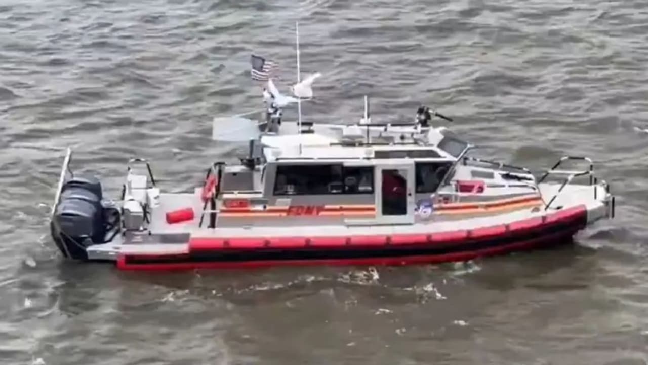 Boat Exlosion In New York Boat Exlosion In New York