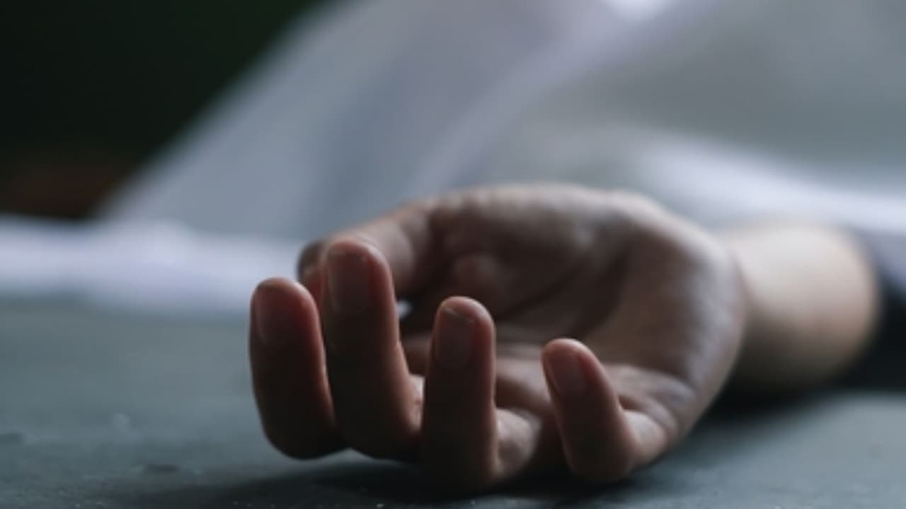 मासूम को ड्रम में डुबोकर मारड्रम में डुबोकर मार डाला मासूम को ड्रम में डुबोकर मारड्रम में डुबोकर मार डाला