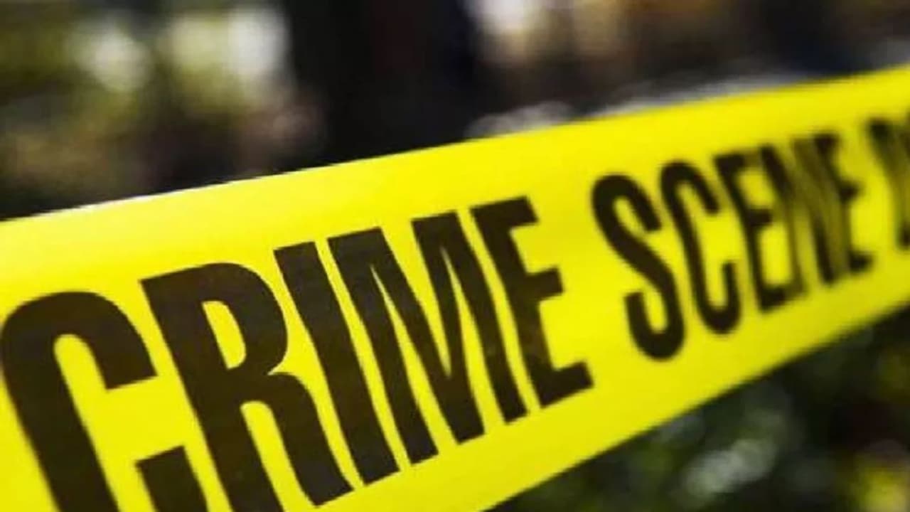  युवक ने अपने माता पिता की हत्या कर दी