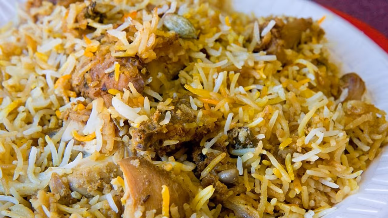 चिकन पीस मांगना पड़ा महंगा