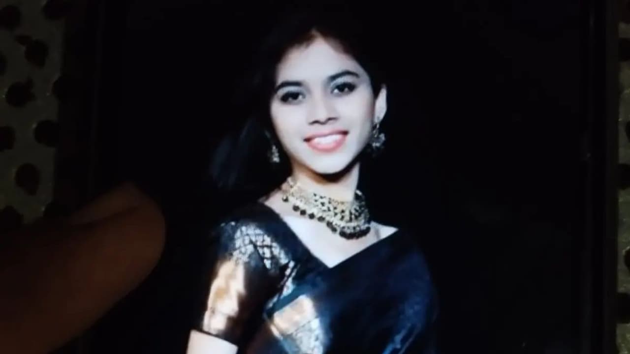 प्रेमिका की चिता पर कूदा प्रेमी