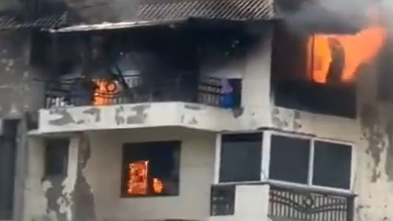 सपना चौधरी के फ्लैट में हादसा सपना चौधरी के फ्लैट में हादसा