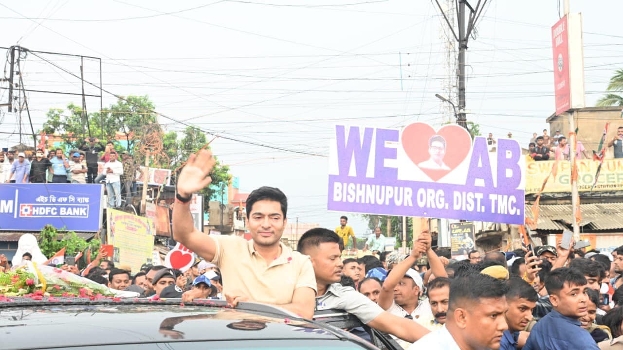 CBI summons Abhishek Banerjee directs him to appear on Saturday CBI summons Abhishek Banerjee directs him to appear on Saturday