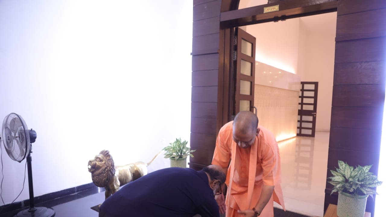 Southern cinema superstar Rajinikanth at Yogi Adityanath s house bsm Southern cinema superstar Rajinikanth at Yogi Adityanath s house bsm