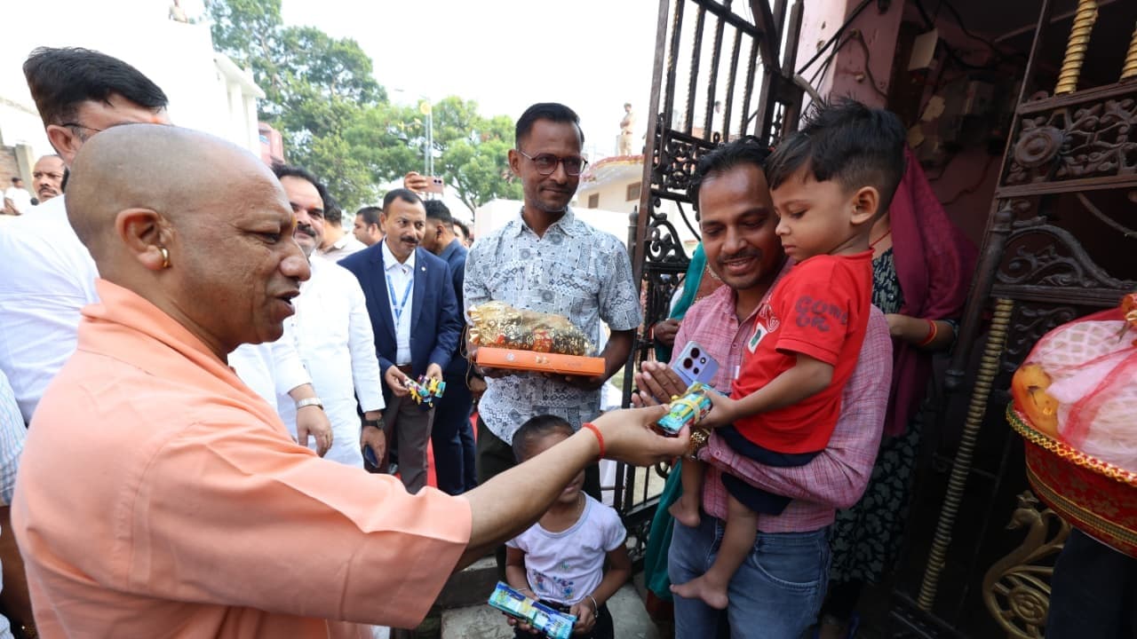 CM Yogi celebrated Diwali in Nishad Basti
