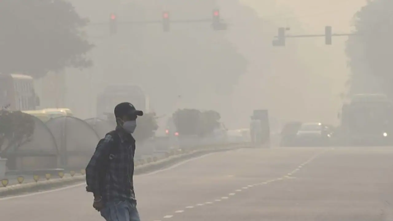 Air pollution in delhi Air pollution in delhi