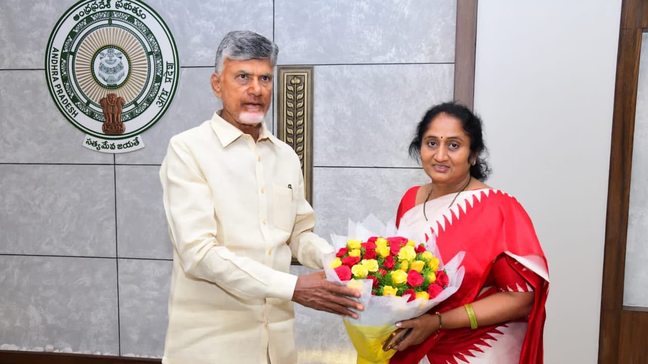 Andhra Minister S Savitha throws bouquet video sparks online debate Andhra Minister S Savitha throws bouquet video sparks online debate