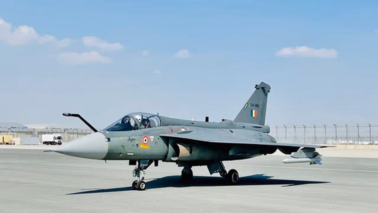 Light combat aircraft Tejas Light combat aircraft Tejas