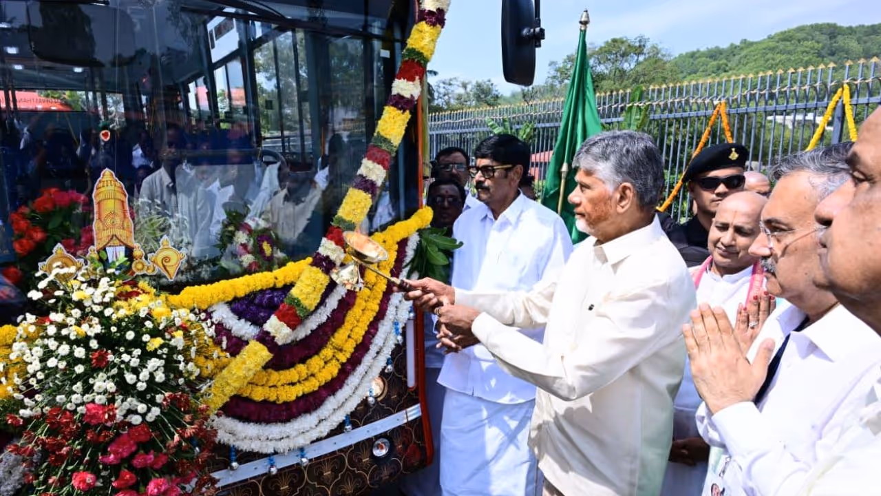 tirumala introduces 32 free electric buses for devotees tirumala introduces 32 free electric buses for devotees