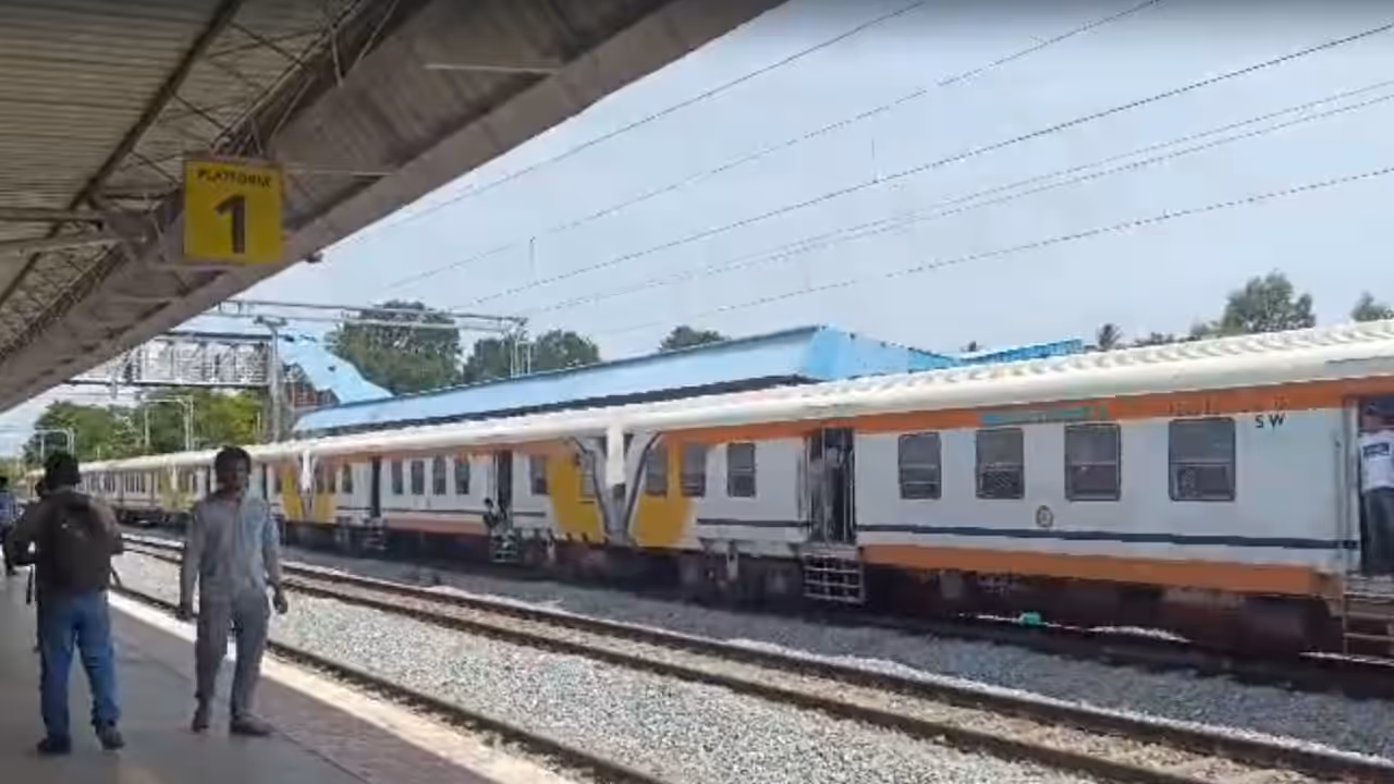 NEET Aspirants Affected by Train Breakdown NEET Aspirants Affected by Train Breakdown