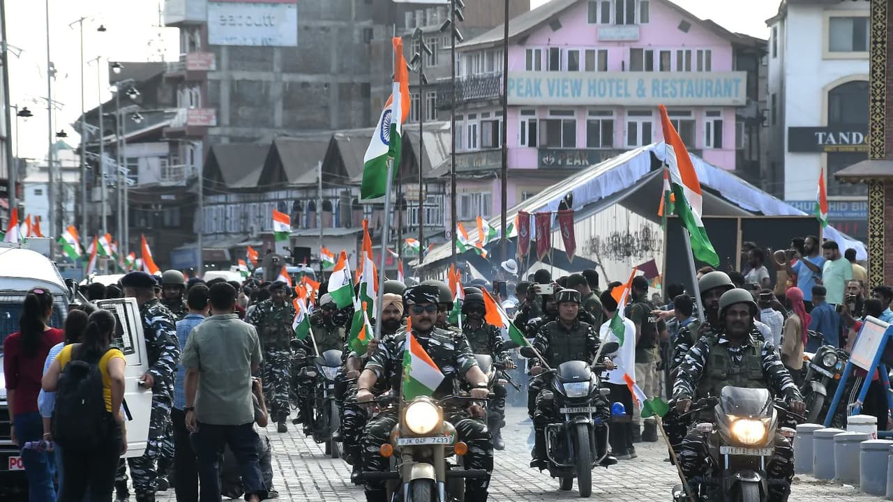 independence news crpf organizes bike rally in srinagar jammu and kashmir bsm independence news crpf organizes bike rally in srinagar jammu and kashmir bsm