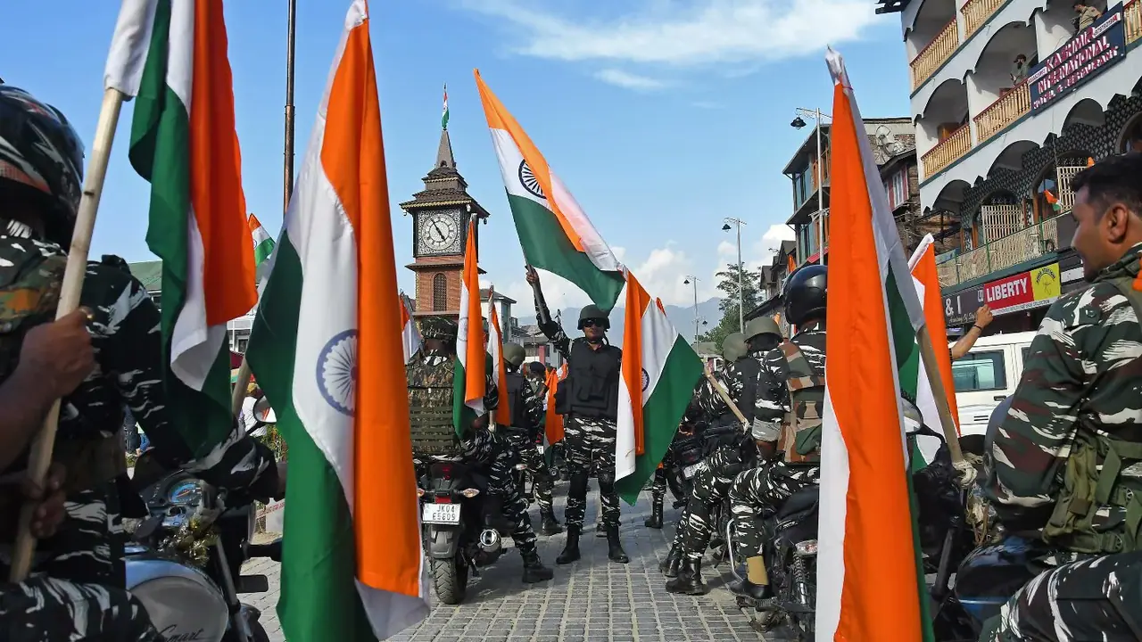 independence news crpf organizes bike rally in srinagar jammu and kashmir bsm independence news crpf organizes bike rally in srinagar jammu and kashmir bsm