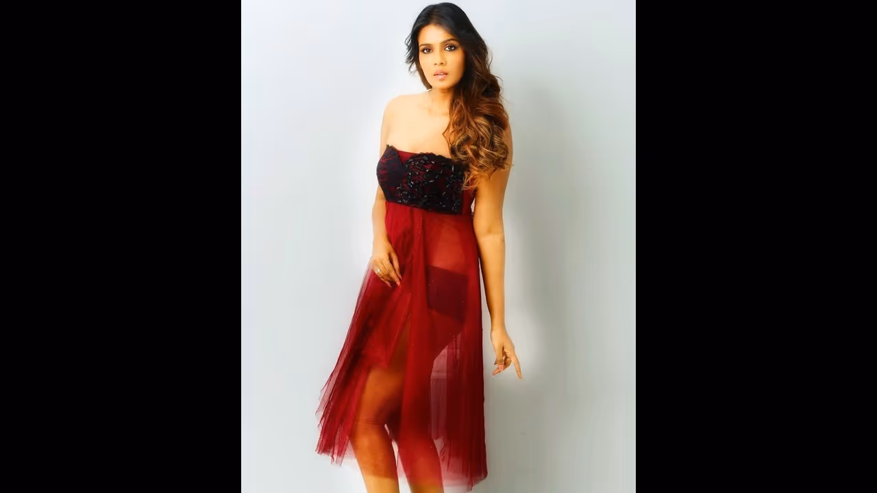 Meera Mithun Coming From Mental health center and court Withdrawn arrest warrant