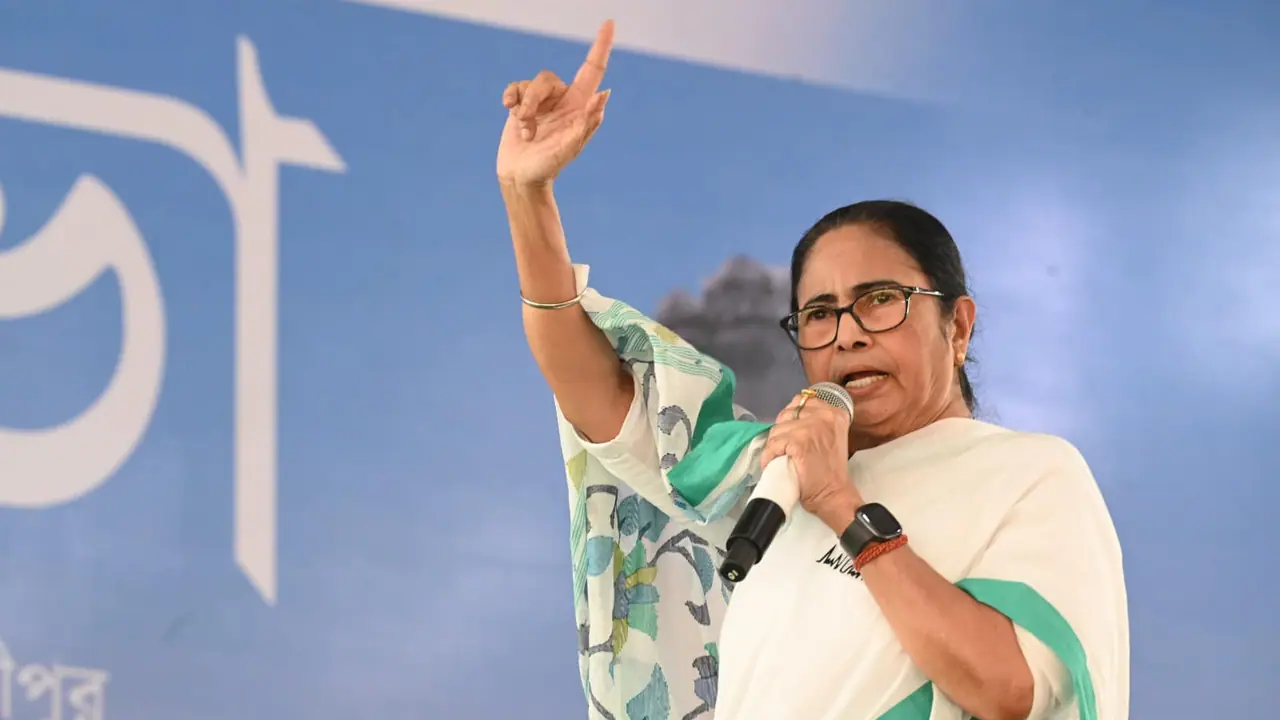 Mamata Banerjee targeted the BJP over the Sandeshkhali issue in the Lok Sabha election campaign bsm Mamata Banerjee targeted the BJP over the Sandeshkhali issue in the Lok Sabha election campaign bsm