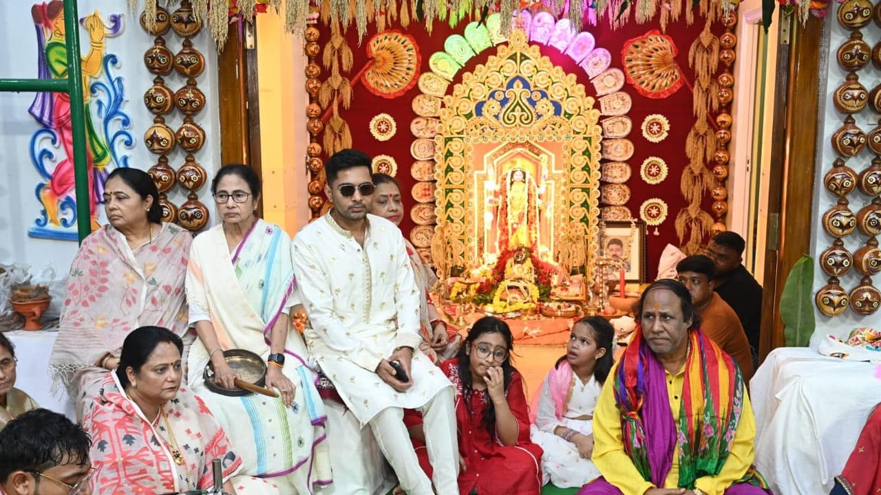 TMC Organizational Reshuffle Mamata agrees to Abhishek Banerjees draft says Sources bsm TMC Organizational Reshuffle Mamata agrees to Abhishek Banerjees draft says Sources bsm