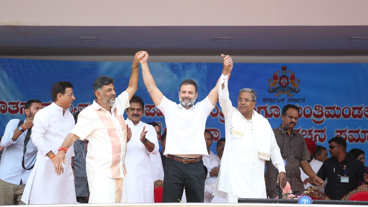 Rahul Gandhi Madhyamani at the swearing in ceremony of Siddaramaiah and DK Shivakumar in Karnataka Rahul Gandhi Madhyamani at the swearing in ceremony of Siddaramaiah and DK Shivakumar in Karnataka