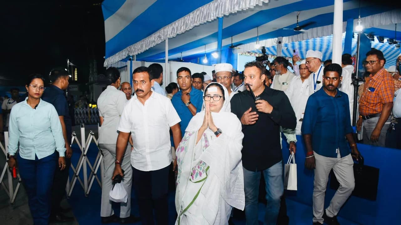 Lok Sabha Election 2024 Mamata Banerjee starts campaigning from Krishnanagar on Sunday CM to visit North Bengal next week bsm Lok Sabha Election 2024 Mamata Banerjee starts campaigning from Krishnanagar on Sunday CM to visit North Bengal next week bsm