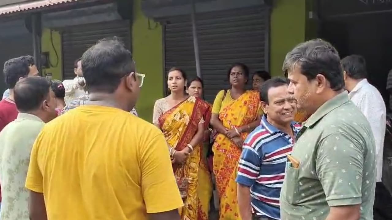 Polbars Rahjat village panchayat two factions of the TMC are openly feuding bsm Polbars Rahjat village panchayat two factions of the TMC are openly feuding bsm